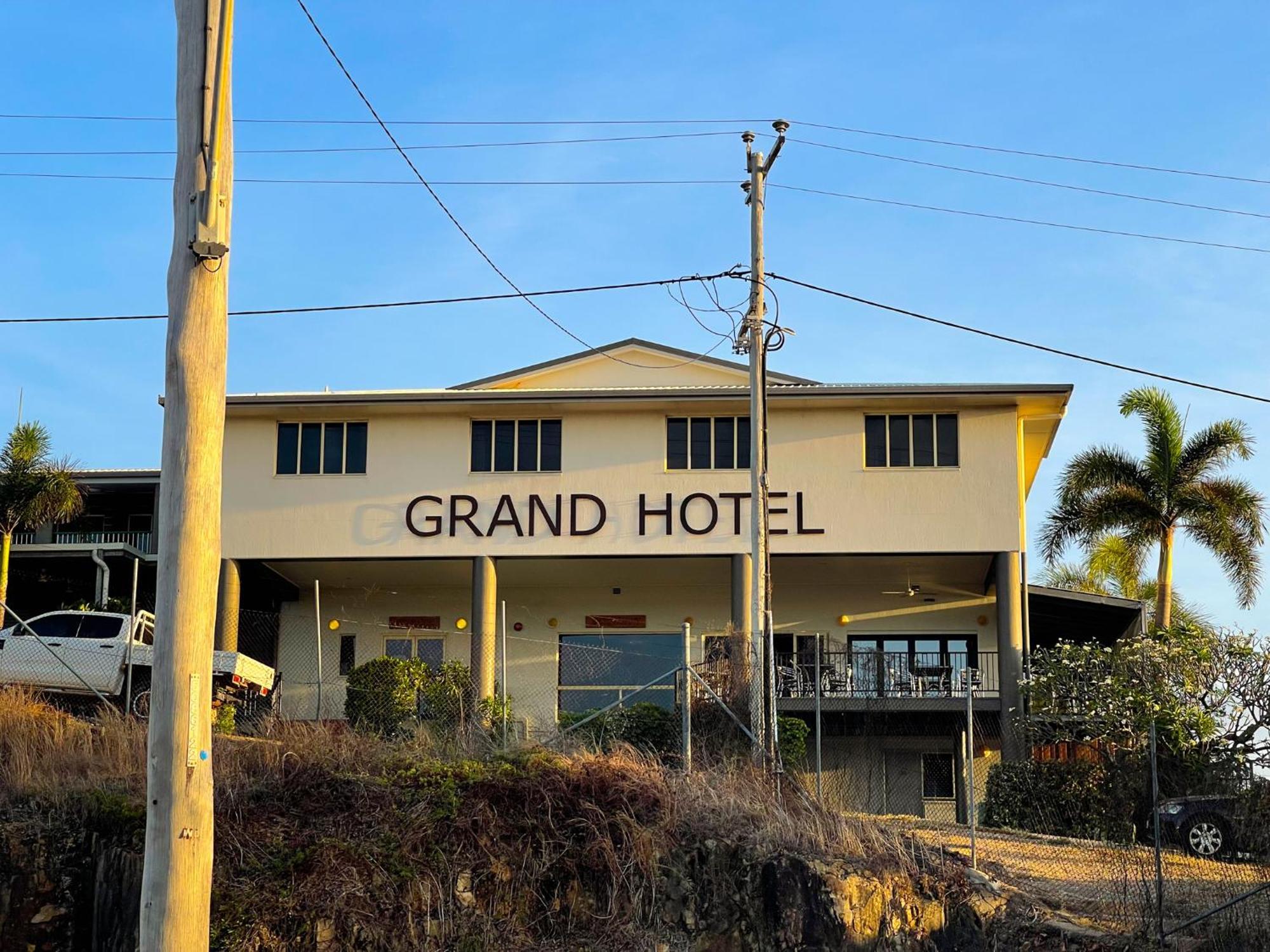 Grand Hotel Thursday Island Exterior photo